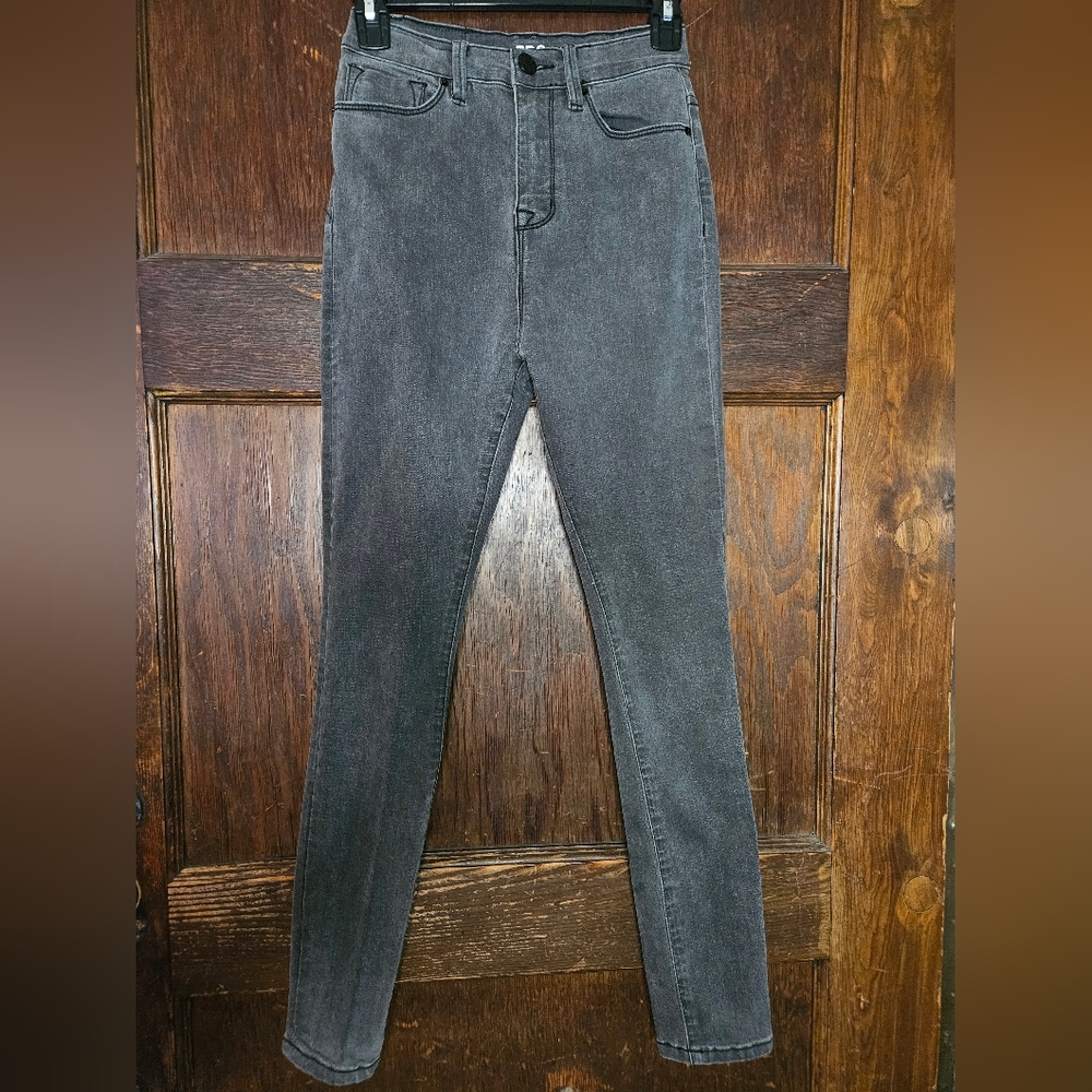 BDG Super High Rise Ankle Jeans - Size 26